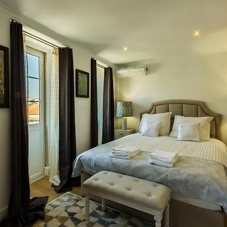 Lisbon4real: Deluxe 3br In Principe Real Apartamento